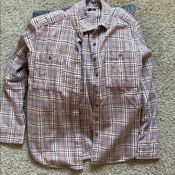 Super cute and comfy flannel - Picture 4 of 5